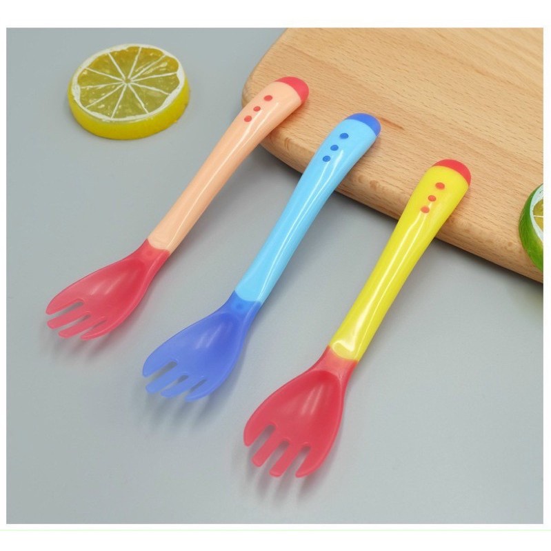 Dĩa nhựa cảm ứng nhiệt báo nóng đổi màu an toàn cho bé