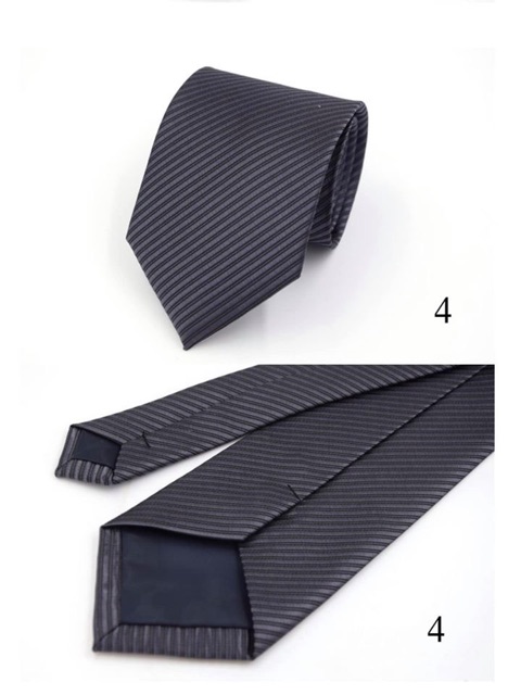 Cà vạt kẻ xéo 8cm dành cho các bác trung niên
