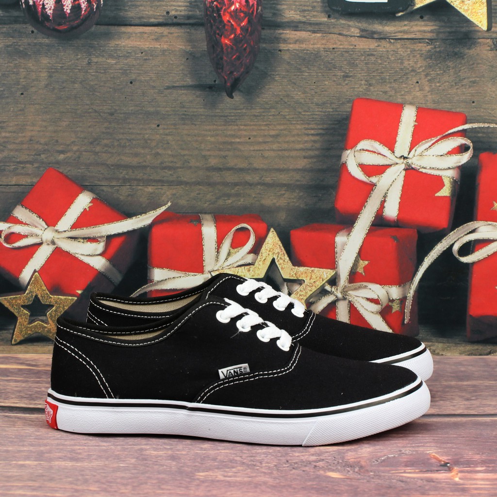 Giày van classic thời trang Nữ Màu đen trắng.