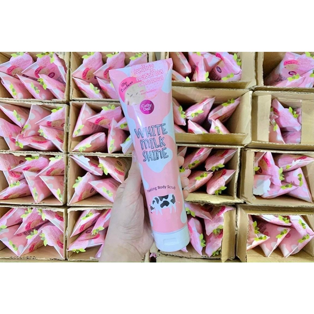 Gel Tẩy Tế Bào Chết Toàn Thân Cathy Doll White Milk Shine Peeling Body Scrub 320ml