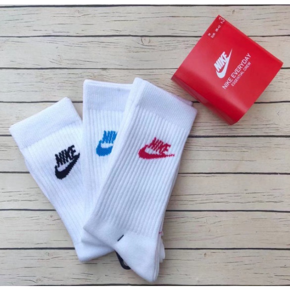 Vớ dệt kim Nike cao cổ Nam Nữ phong cách thể thao, trẻ trung và năng động.