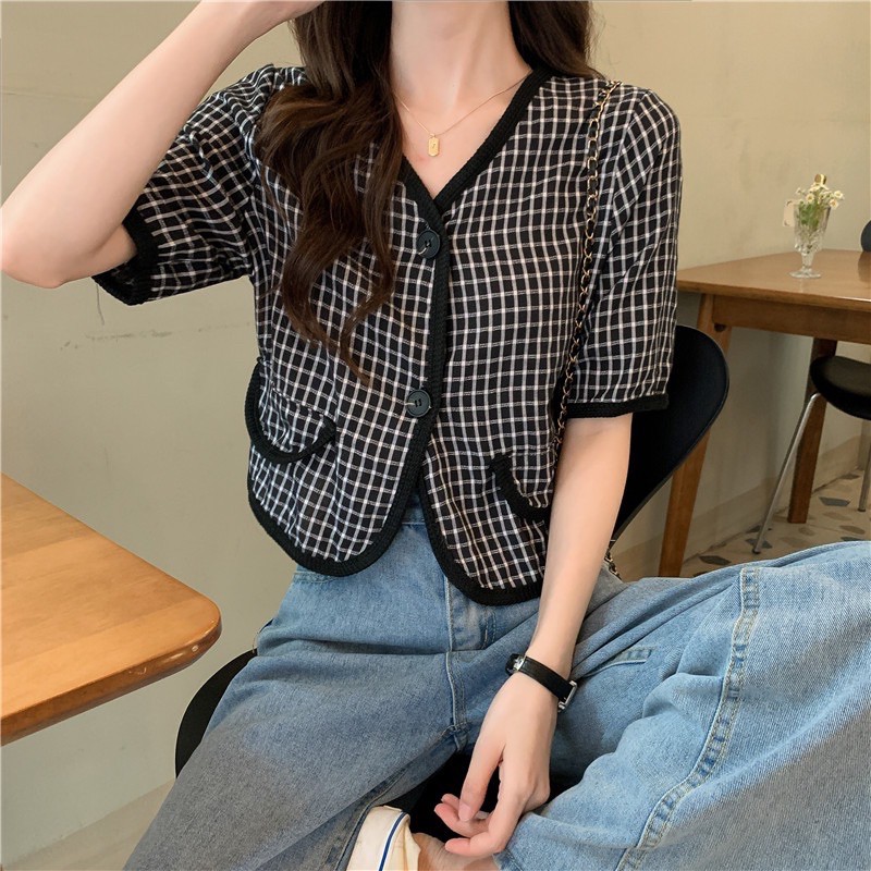 [SẴN] Áo kẻ sọc croptop 2 khuy cổ V vintage sang chảnh mát mẻ (ảnh thật ở cuối) | BigBuy360 - bigbuy360.vn