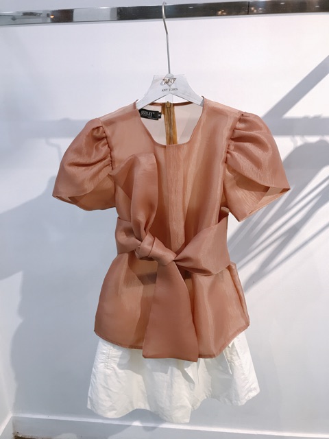 Áo nơ nâu tiểu thư