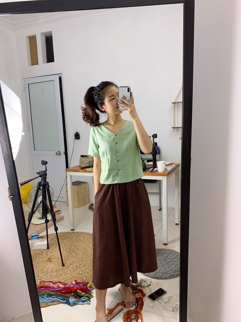 Áo kiểu xinh, áo dáng crop top vải LINEN cổ tim (có sẵn) - Gác của Tea | BigBuy360 - bigbuy360.vn