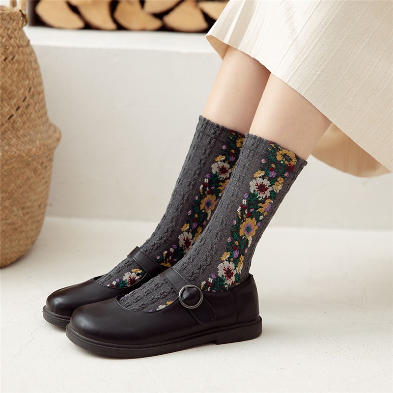 Ethnic Style Flowers Crew Socks Women Cotton Retro Style Floral Winter White Designer Socks Girls Calf Socks Wigwam Socks Fresh