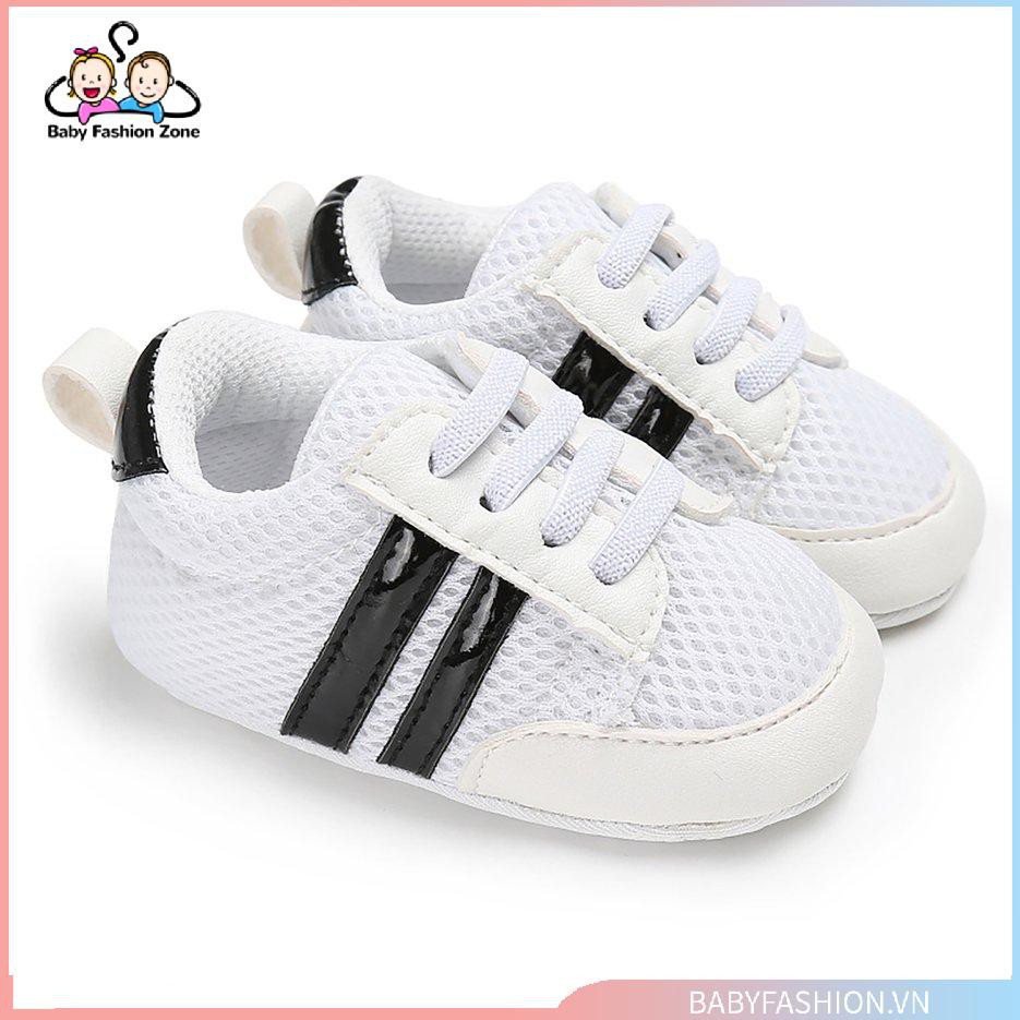 Giày Sneaker Cao Su Tập Đi Chống Trượt Cho Bé (0620)