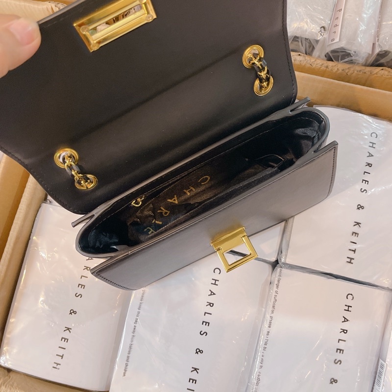 Túi CK Khoá Vuông Size 22 Mới