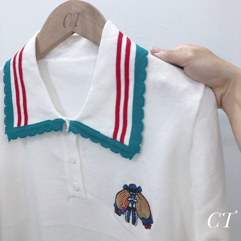 Áo len cổ bẻ viền logo thêu ong | BigBuy360 - bigbuy360.vn