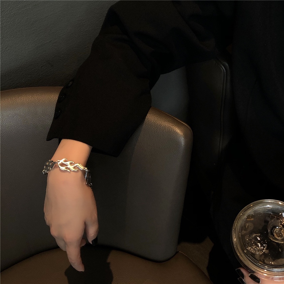 Vòng Tay Hình Ngọn Lửa Màu Bạc Thời Trang