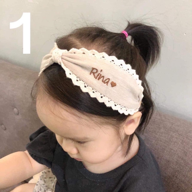 BỜM TÓC THÊU TÊN CỰC ĐÁNG YÊU CHO BÉ GÁI