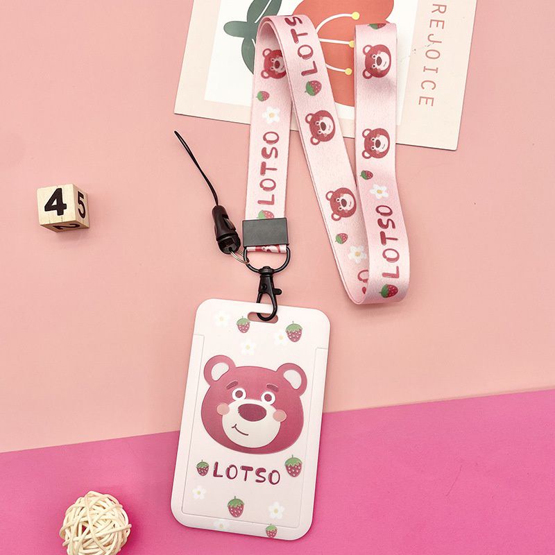 Vỏ bọc bảng tên/ thẻ xe/ thẻ nhân viên hình Gấu dâu dễ thương (Có dây đeo)
