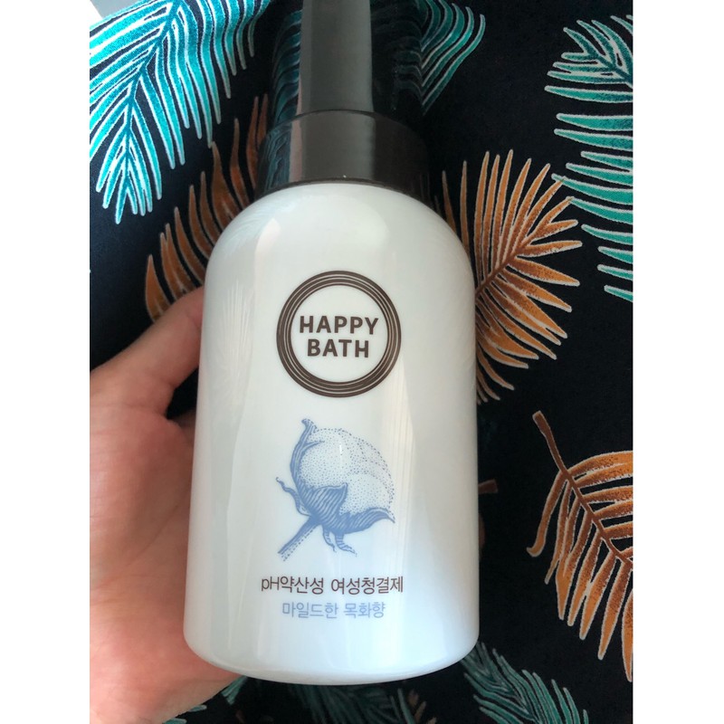 Dung dịch vệ sinh phụ nữ Happy Bath (Trà xanh, Ngải cứu, Hoa cúc, Bông)