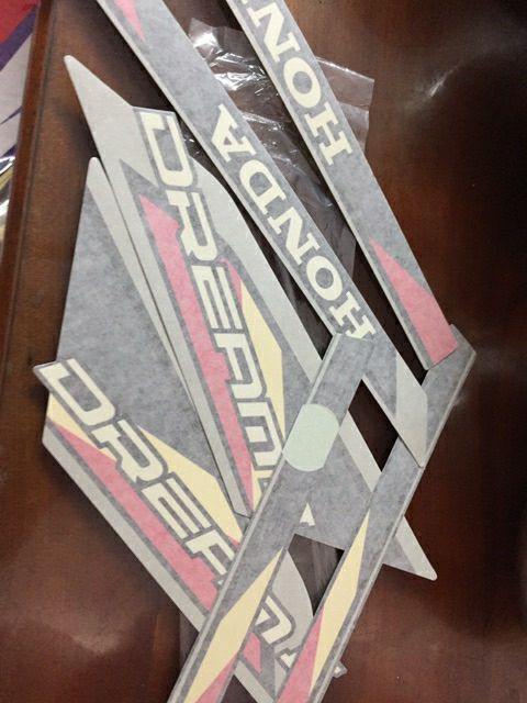 Tem xe Dream Thái Lan nhập khẩu chính hãng full bộ toàn xe!2 màu gốc