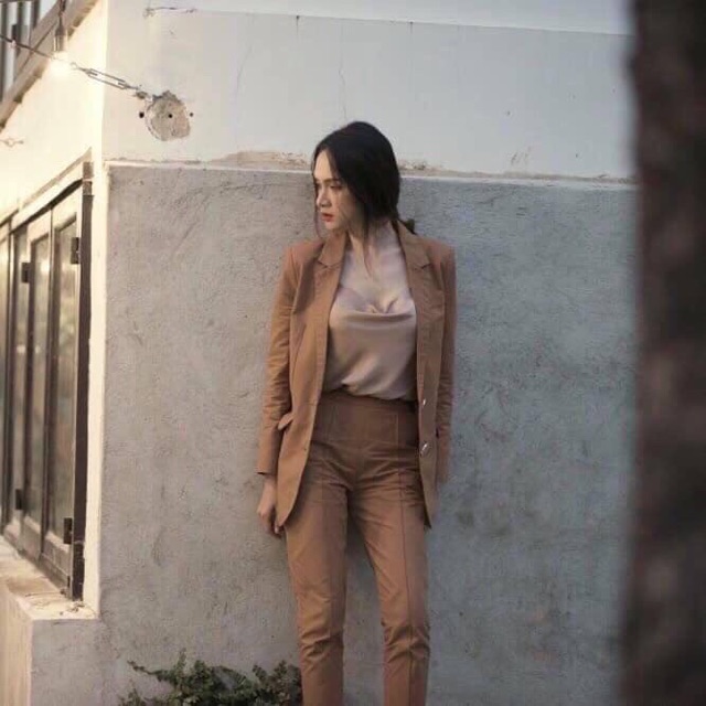 Áo 2 dây lụa cổ đổ - hàng hịn
