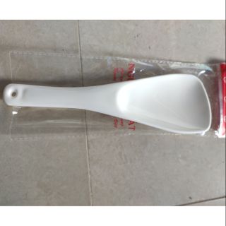 Muôi xới cơm nhựa