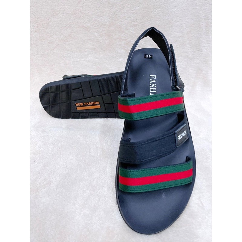 Sandal dây [dép có quai hậu]