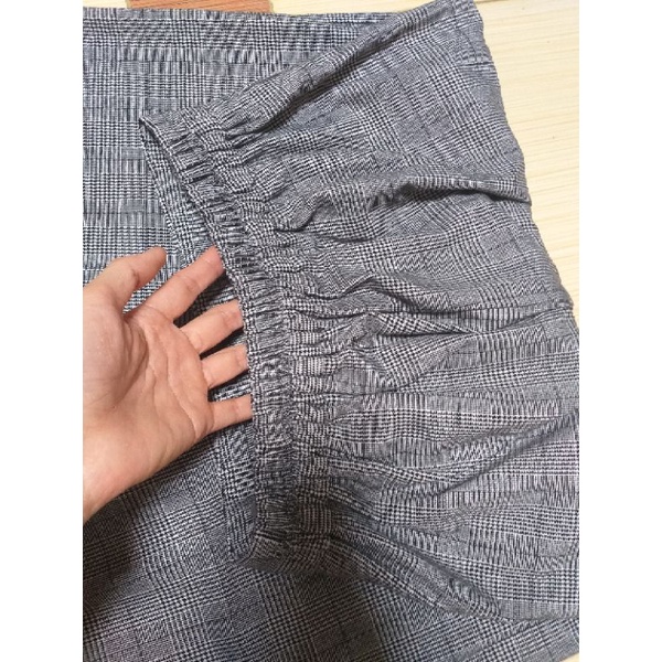 Quần cullotes/ quần suông kẻ GU size S-M thanh lý