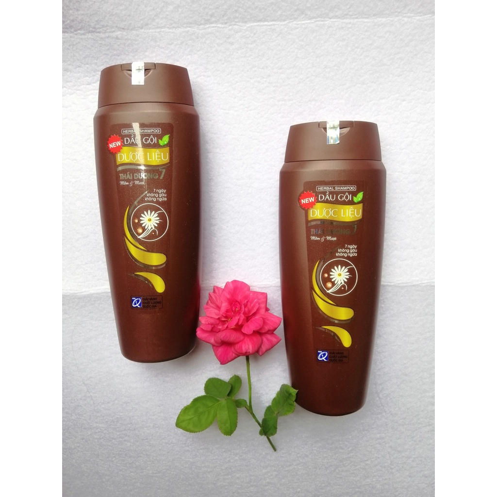 Dầu Gội Dược Liệu Thái Dương 7 Hương Hoa Bưởi Tây- 200ml