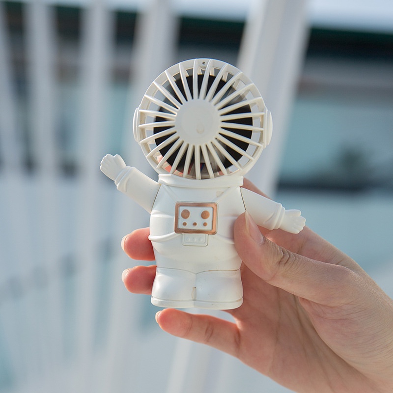 Quạt Cầm Tay Mini Tích điện Hình Phi Hành Gia Loại đẹp Gió Mạnh Mát êm Ru Sạc USB Di động Tiện Lợi Dễ Dàng Mang đi Và