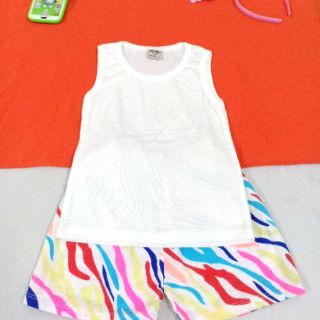 Bộ sát nách bé gái