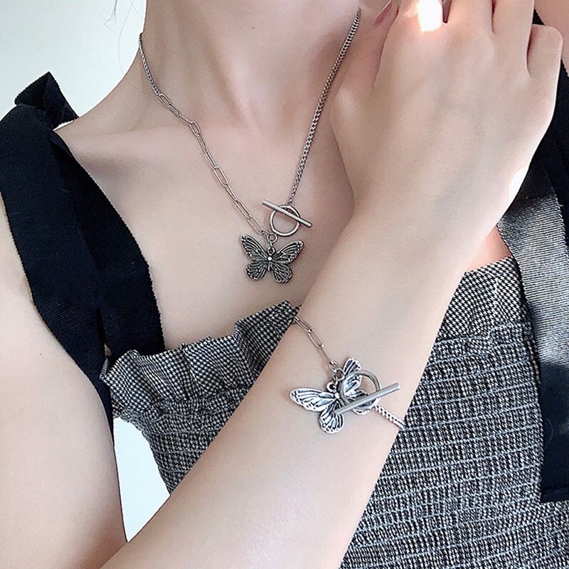 Vòng tay hình bướm phong cách cổ điển