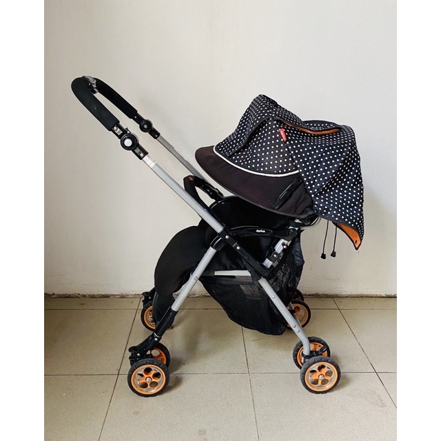Xe đẩy APRICA LAURA màu Orange và Green 🇯🇵 đã qua sử dụng