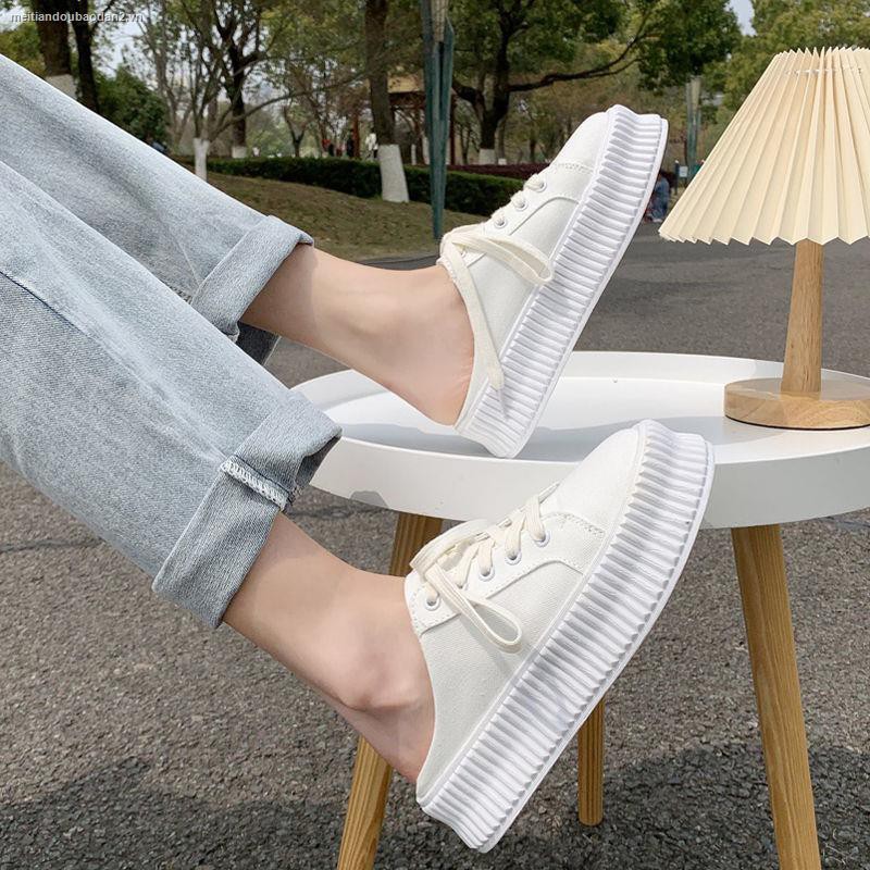 ﹍Half drag white shoes women s summer fashion all-match 2021 new student lazy thick-soled non-heel Baotou