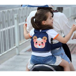 Đai xe máy đỡ cổ cho bé
