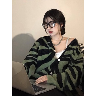 Áo khoác cardigan len lông thỏ hoạ tiết kẻ vằn xanh lá ullzang Chaiko Studio
