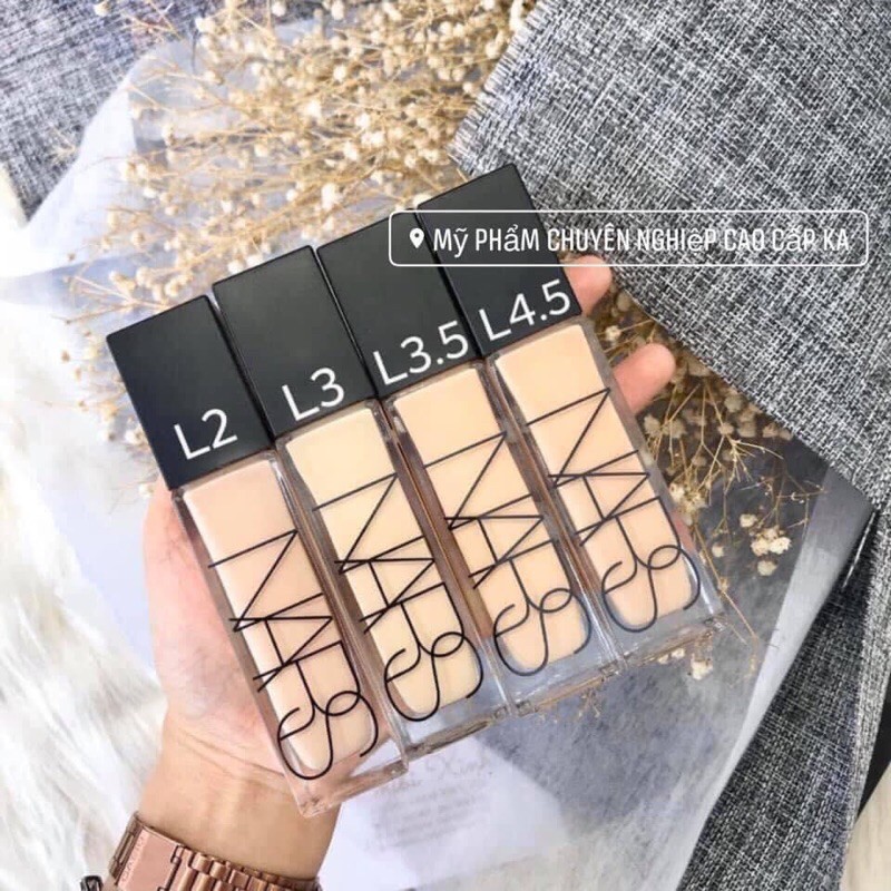 kem nền Nars natural radiant longwear foundation