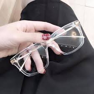 Mắt kính gọng nhựa trong suốt chữ V form chữ nhật siêu xinh