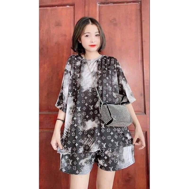 đồ bộ LV mặc cho mùa hè nắng nóng này