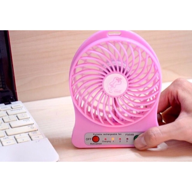 Quạt mini để bàn