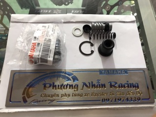 Cúp ben thắng Yamaha.