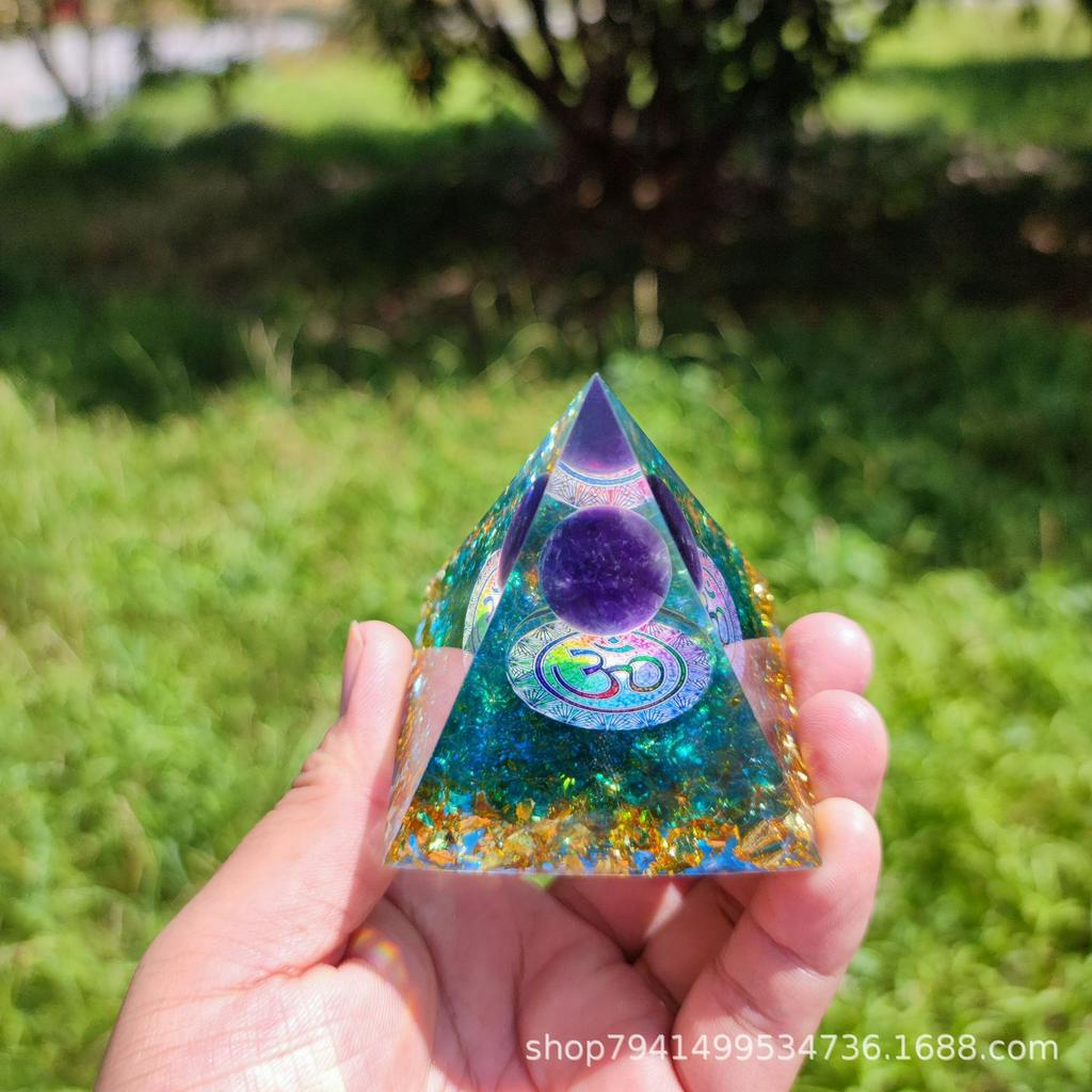 Khối Kim Tự Tháp Năng Lượng Orgonite nhiều màu sắc hoa văn để bàn trang trí