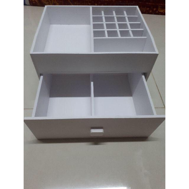 Kệ mỹ phẩm mini tiện dụng