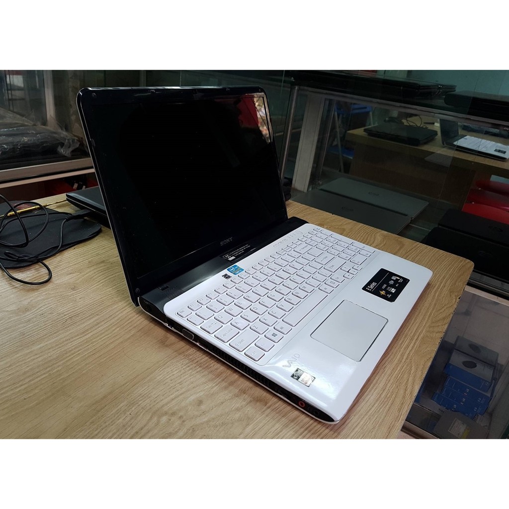 Laptop  Sony Vaio SVE15 Core i5/Ram 8Gb/Màn 15,6inch Phím Số - Tặng Đủ Phụ Kiện