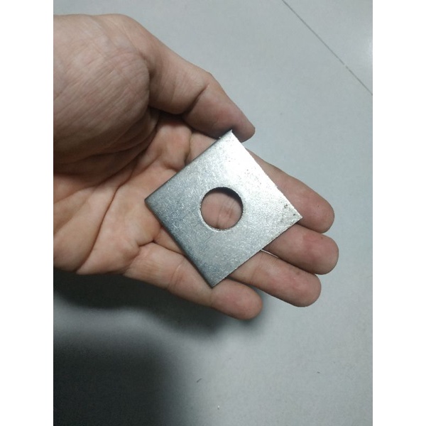 LONG ĐỀN INOX 304 VUÔNG LỖ 18 DÀY