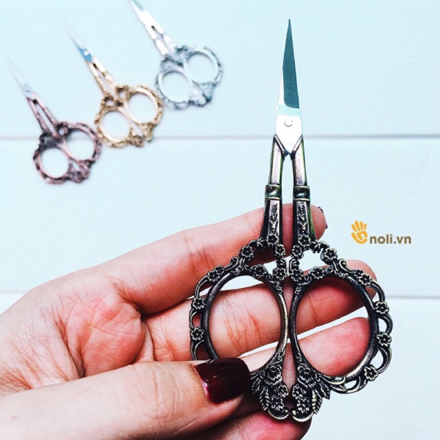 Kéo hoạ tiết cổ châu Âu