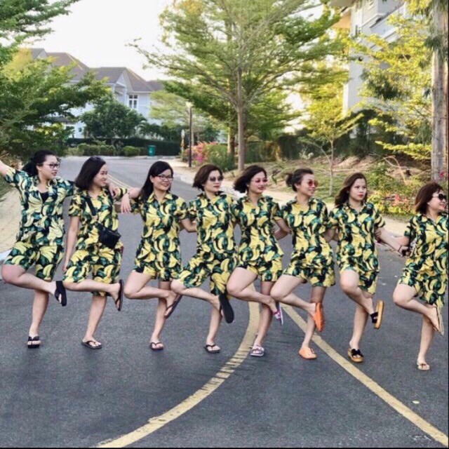 BỘ QUẦN ÁO HOA QUẢ ĐI BIỂN MÁT MẺ NAM NỮ G021 | BigBuy360 - bigbuy360.vn