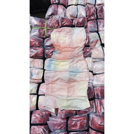 Đầm 2 dây thiết kế dưới loang màu