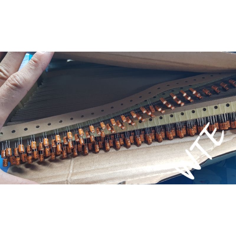 Tụ hóa phân cực 10uf 50v