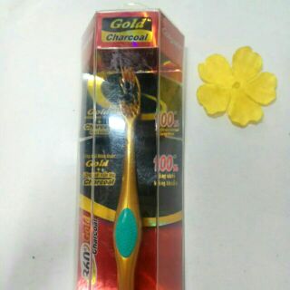Bàn chải đánh răng siêu mềm Colgate .