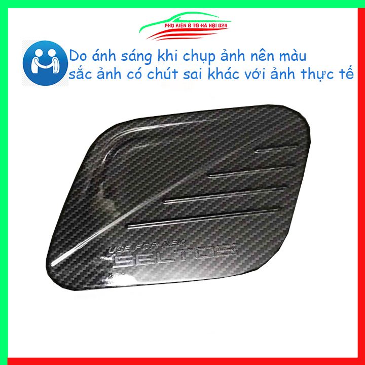 Ốp nắp xăng Seltos 2020 2023 vân cacbon bảo vệ chống trầy trang trí ô tô