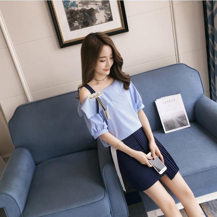 Áo kiểu ngắn tay lệch vai họa tiết sọc ca rô cho nữ