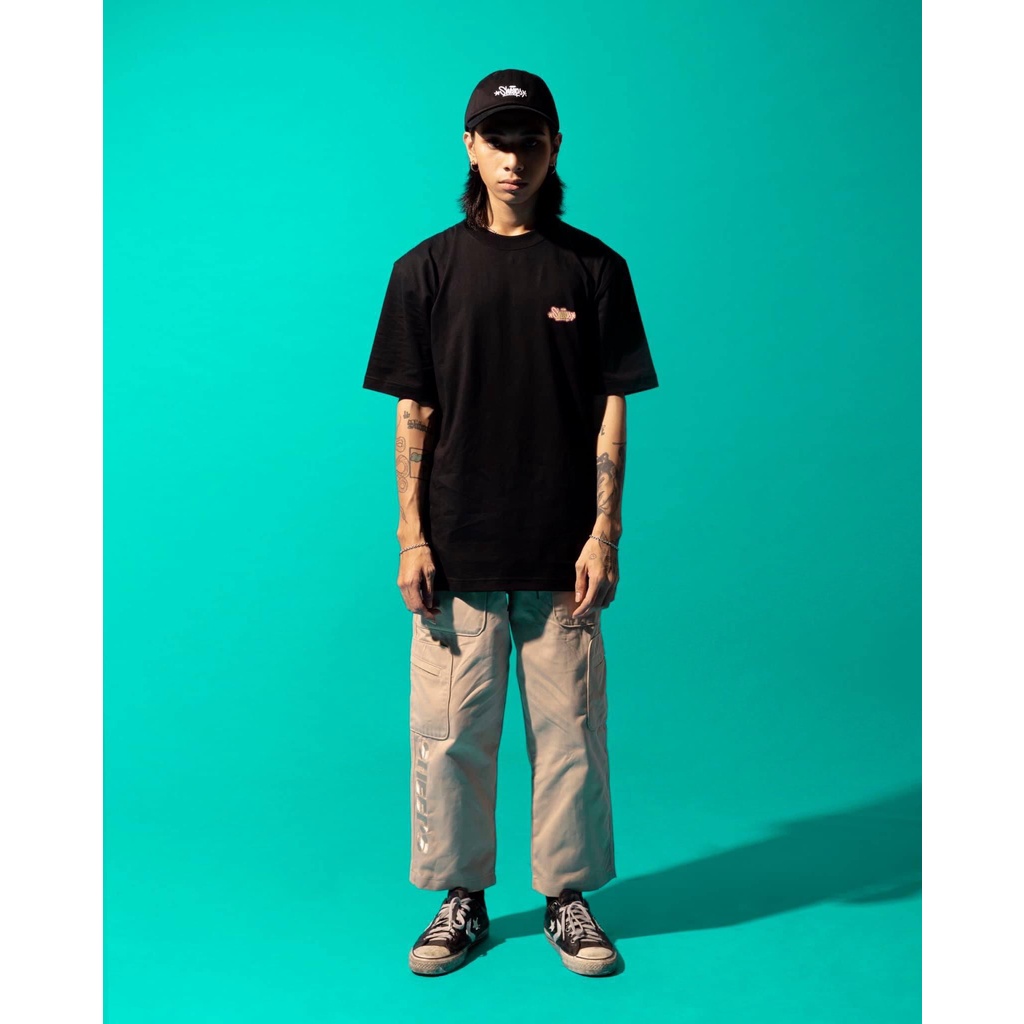 Áo Thun tay ngắn BLACKSHEEPS màu đen mẫu hình in Grafitti Lettering Short Sleeve Black