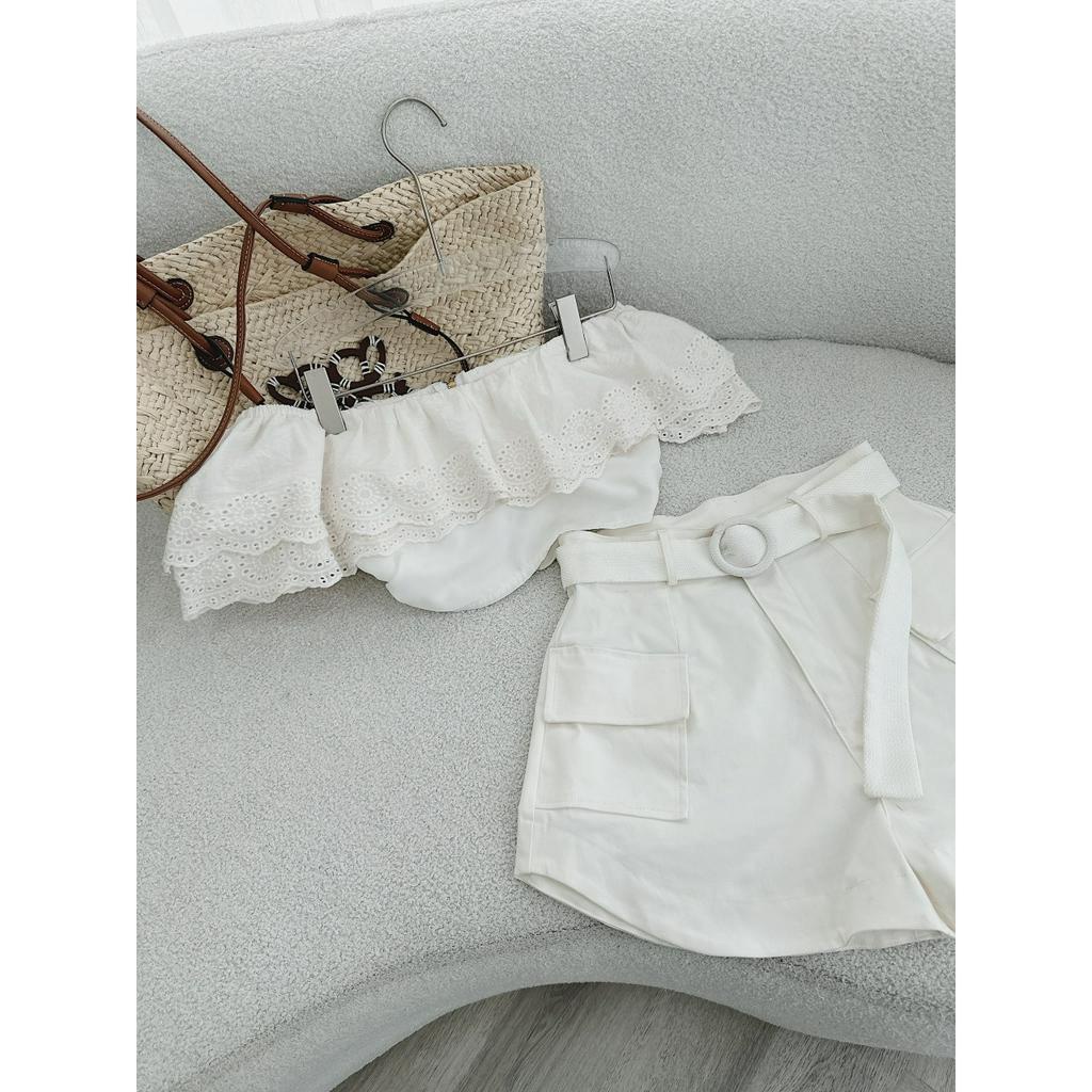 SET ÁO BẸT VAI ĐỤC LỖ BO CHUN TẦNG REN BÈO + QUẦN SHORT BELT TÚI HỘP