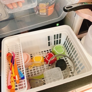 Khay giá úp chén bát bình sữa Inomata Nhật Bản 4 chi tiết có nắp đậy cho bé ăn dặm