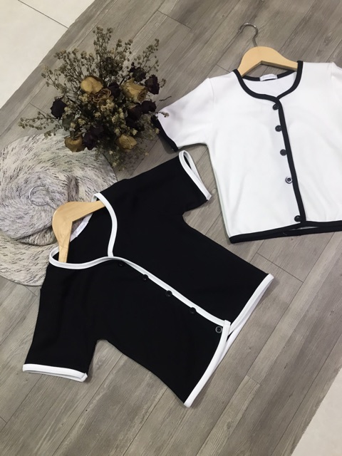 ÁO CROPTOP NÚT GÀI PHỐI VIỀN (ảnh thật)
