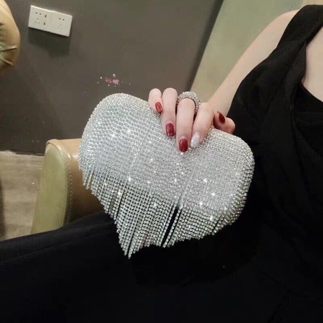 [Mã WASKT304 giảm 15% tối đa 30K đơn 99K] Ví dự tiệc clutch đính đá tua rua size to